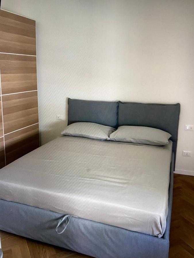 Milano: Incantevole Appartamento In Pieno Centro - Fancy Yellow Apartments Eksteriør billede
