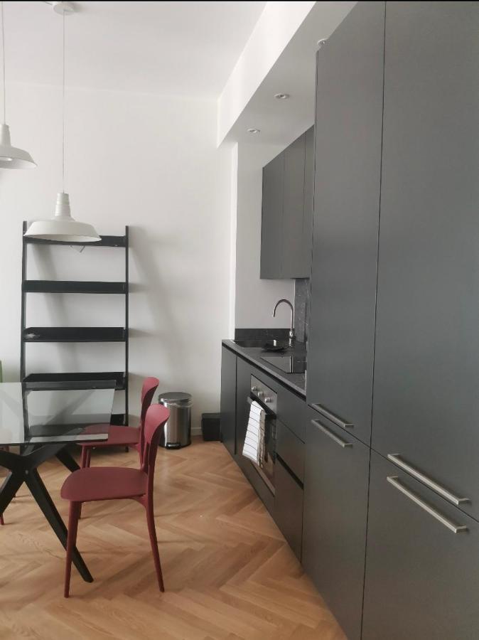 Milano: Incantevole Appartamento In Pieno Centro - Fancy Yellow Apartments Eksteriør billede