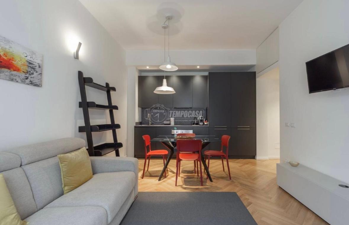 Milano: Incantevole Appartamento In Pieno Centro - Fancy Yellow Apartments Eksteriør billede